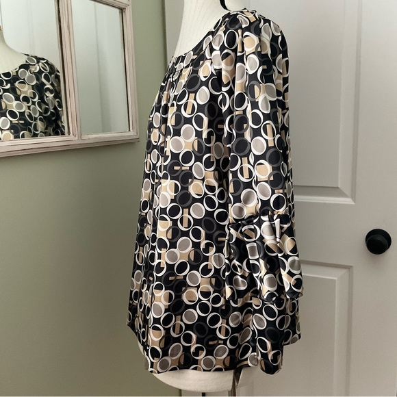 BLACK AND TAUPE GEOMETRIC PATTERN PRINT BLOUSE, SIZE: L - Picture 3 of 9